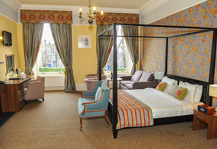 The Salisbury Hotel - Fourposter room